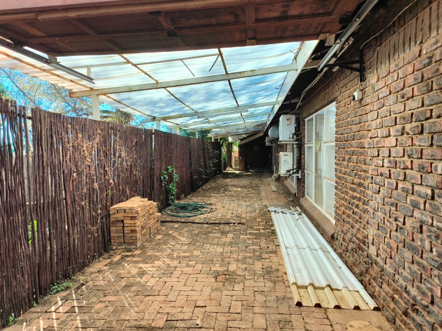 23 Bedroom Property for Sale in Kannoniers Park North West
